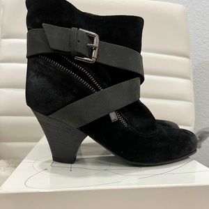 Women’s Stylish Leather Boots by Latitude Femme